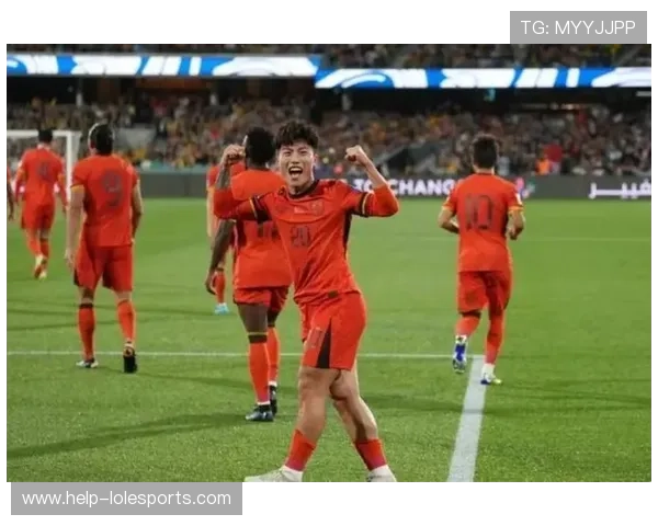 足球场上球星喷脏话事件盘点 揭秘场上情绪失控背后的心理与压力