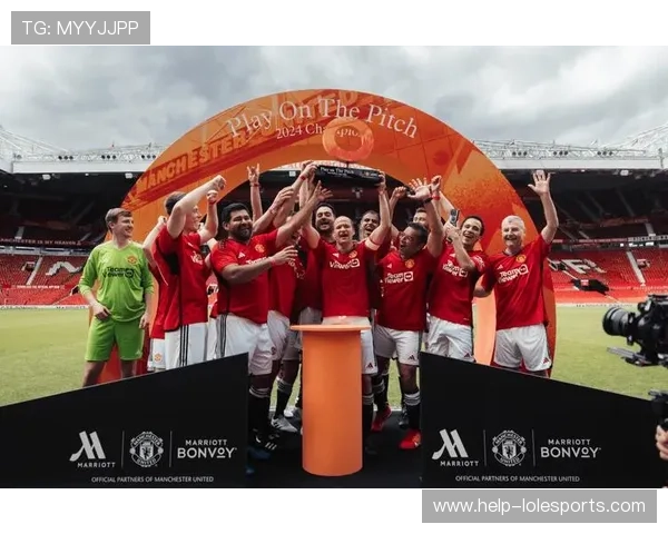 足球迷深切悼念逝世球星用心铭记传奇足坛英雄的永恒辉煌 足球迷深切悼念逝世球星用心铭记传奇足坛英雄的永恒辉煌